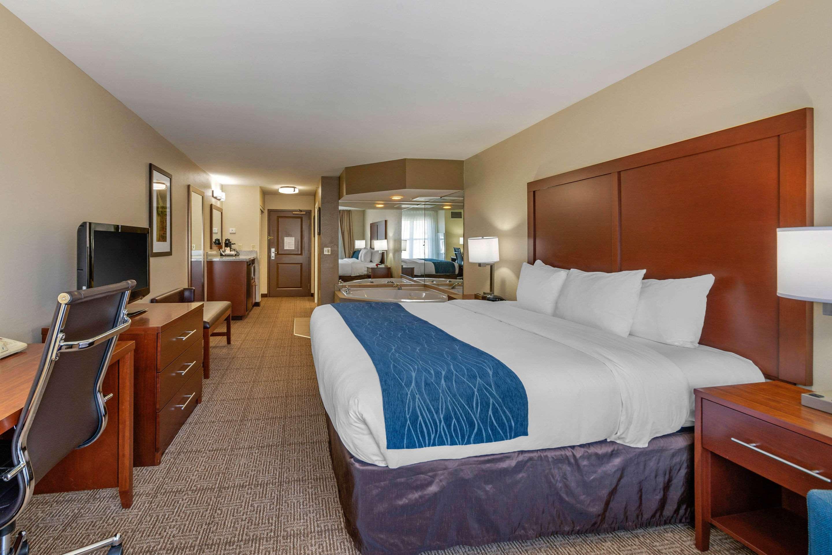 Comfort Inn & Suites Northern Kentucky Wilder Ngoại thất bức ảnh