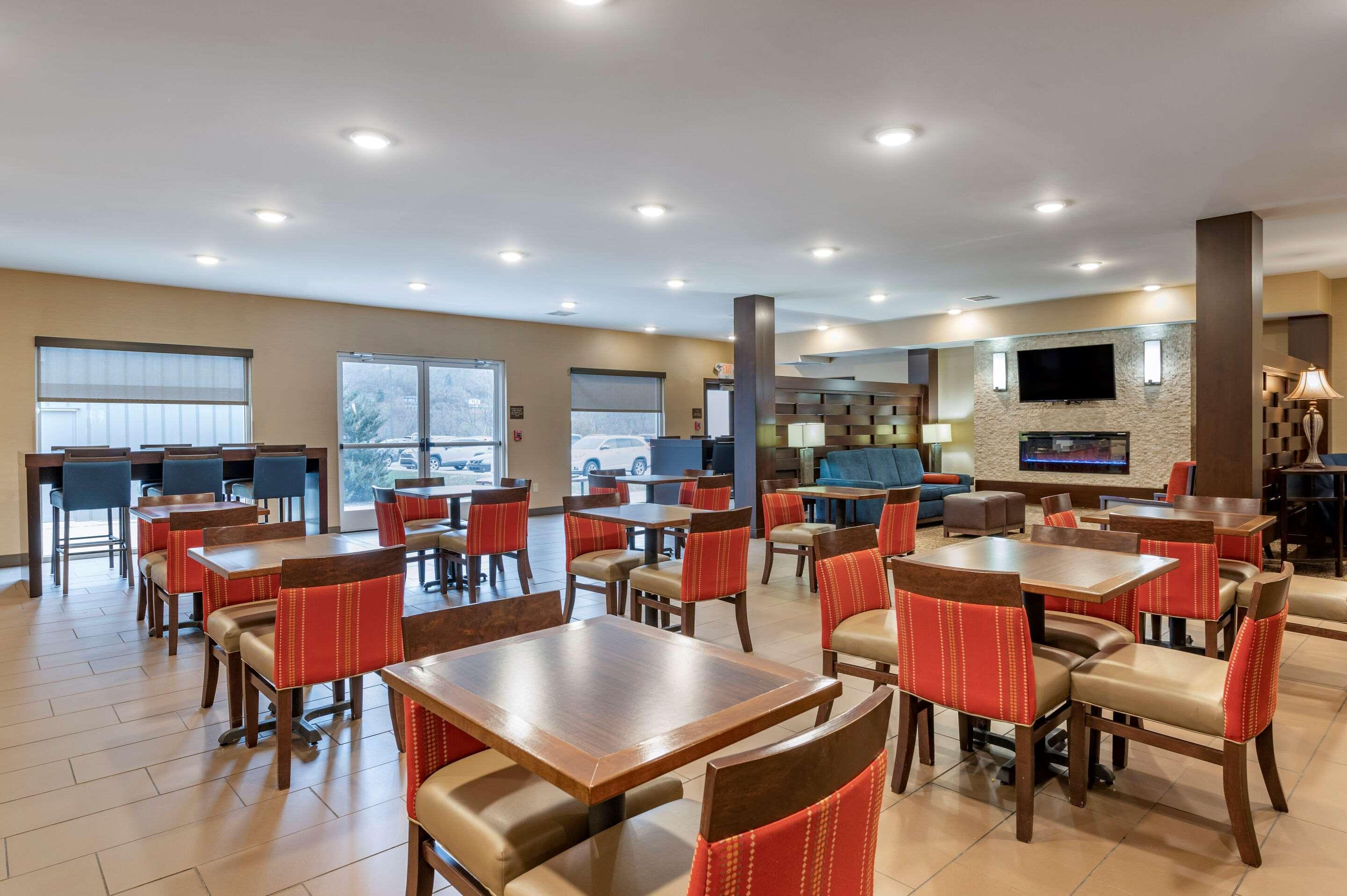Comfort Inn & Suites Northern Kentucky Wilder Ngoại thất bức ảnh
