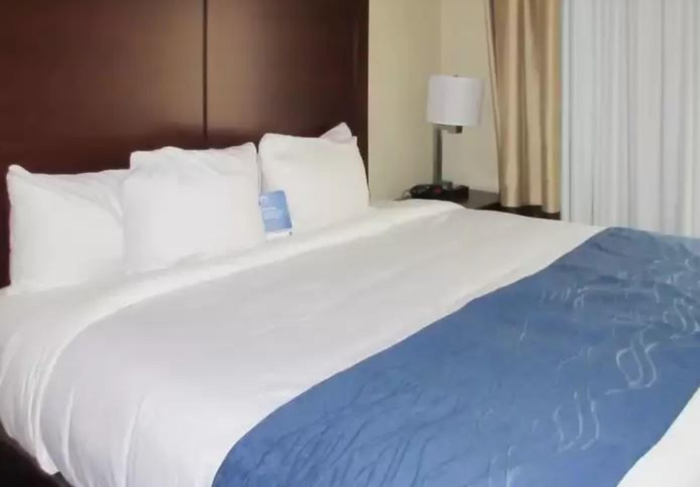 Comfort Inn & Suites Northern Kentucky Wilder Ngoại thất bức ảnh